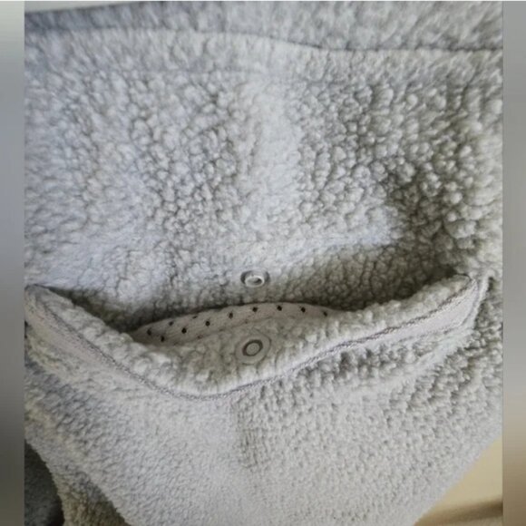 # 270 Women's Patagonia Shearling Fleece Crops & Zip Up Set - Picture 5 of 14